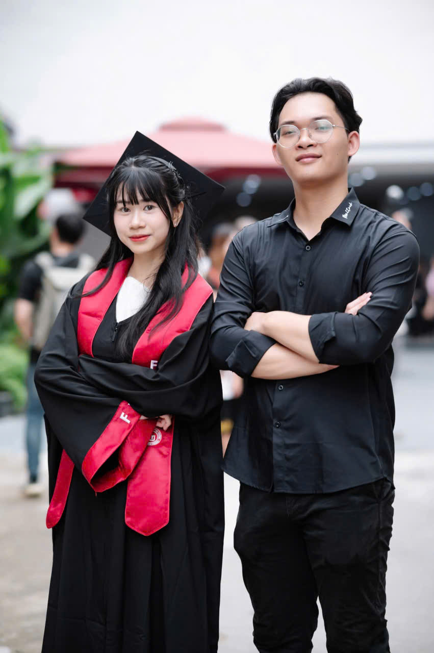 Cho thuê áo tốt nghiệp FTU