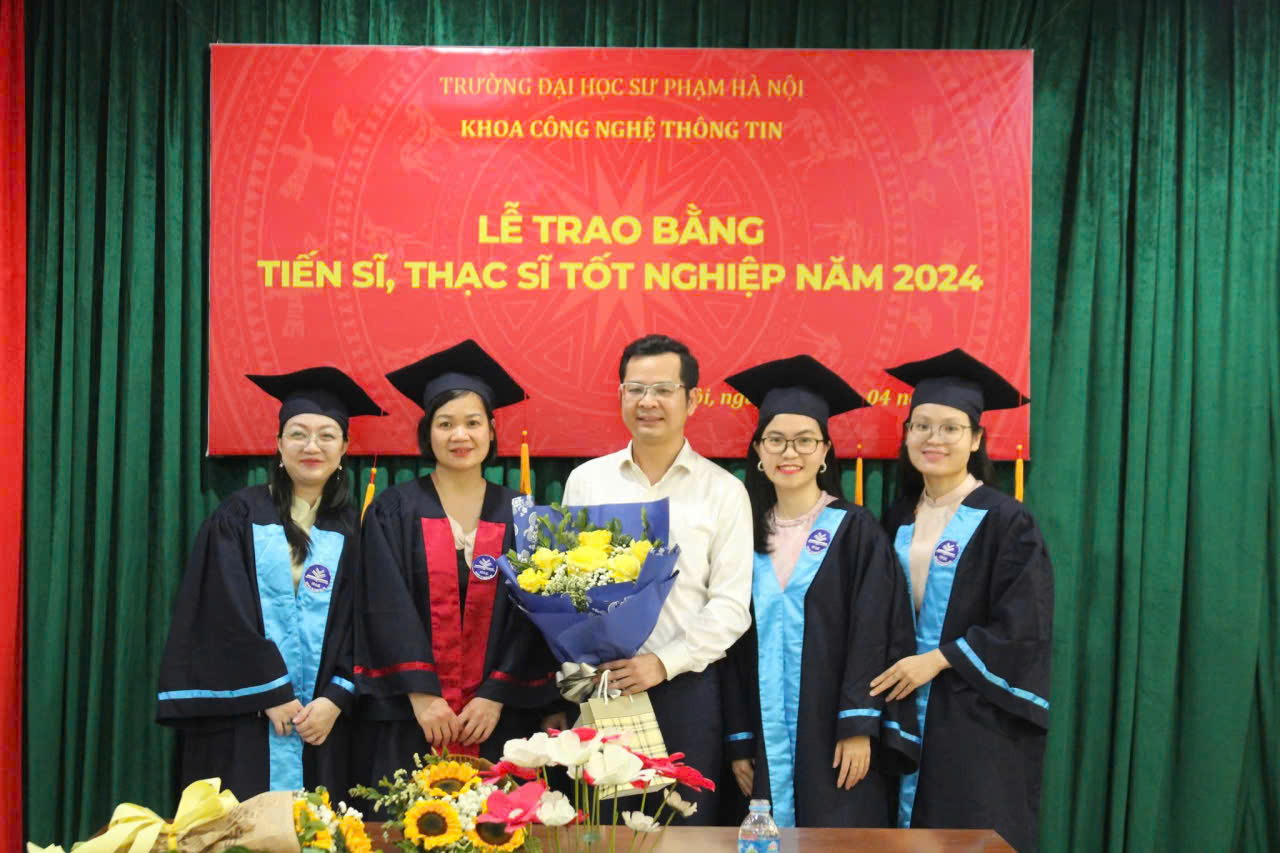 Thuê lễ phục thạc sĩ đại học sư phạm