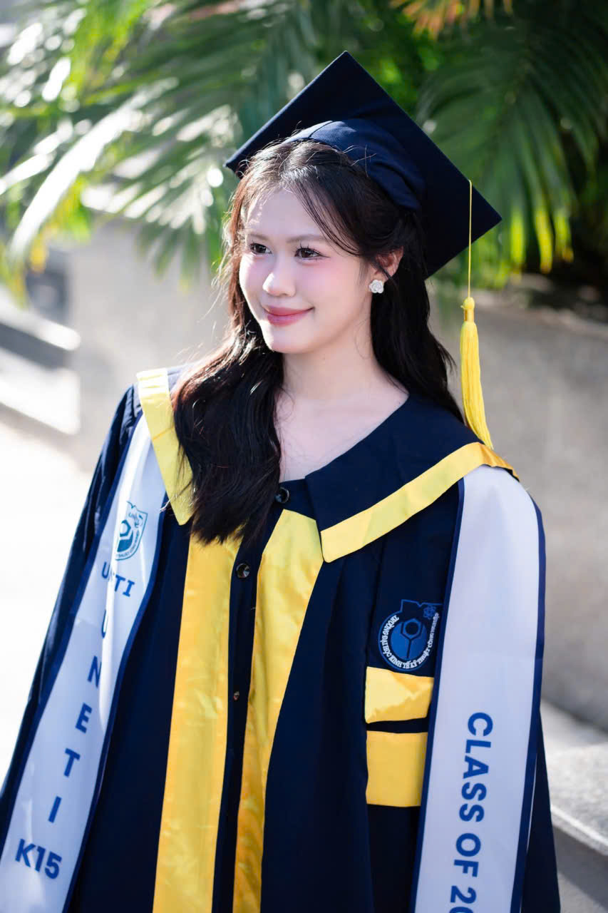 may áo cử nhân UNETI