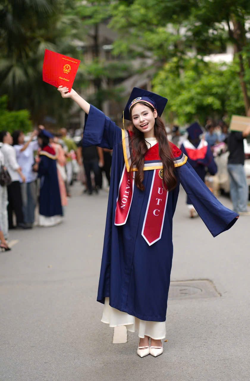 mua áo cử nhân Đại học GTVT