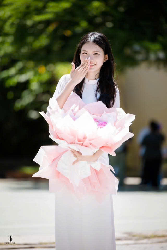 áo dài kỷ yếu
