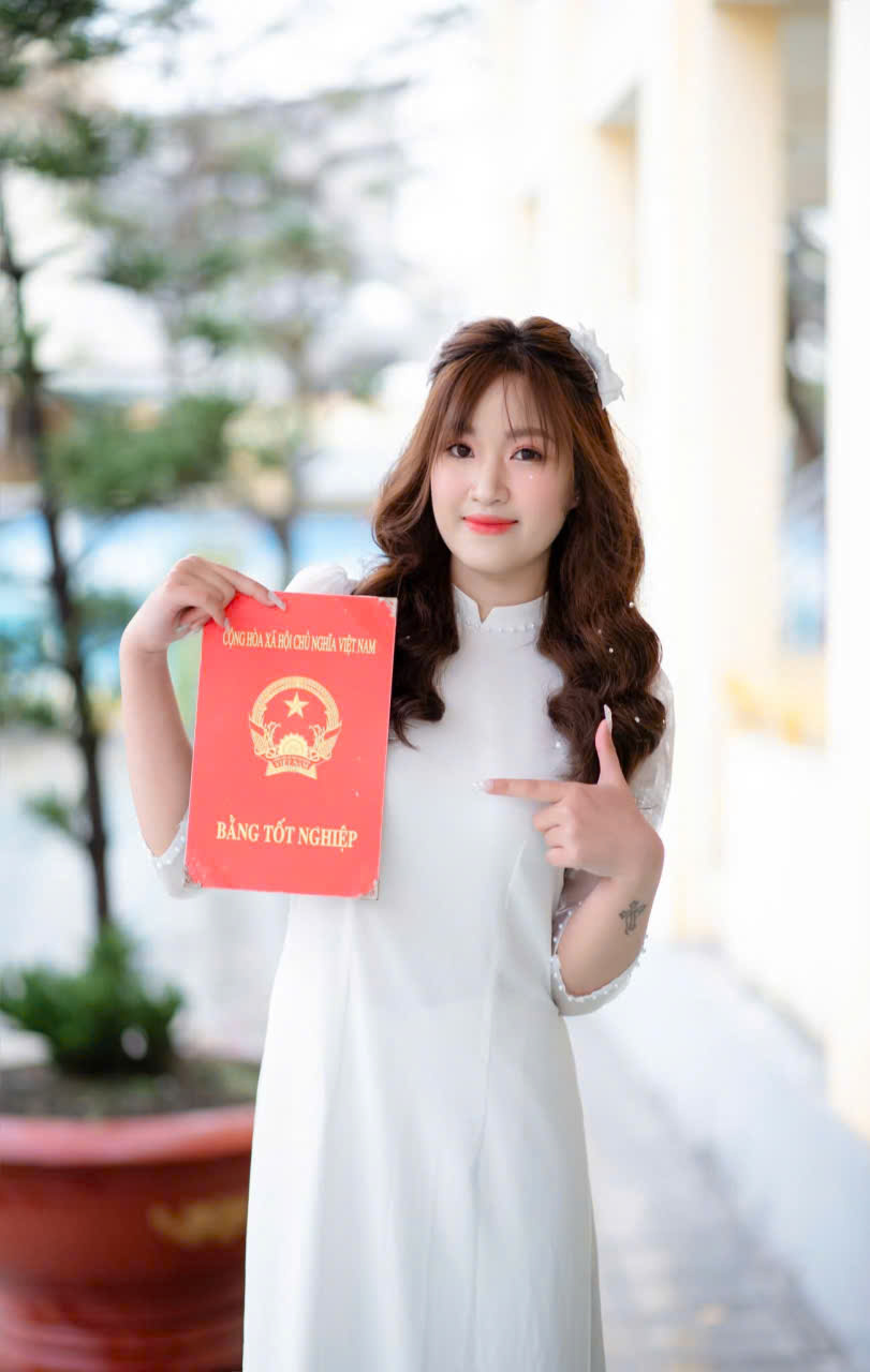 áo dài kỷ yếu