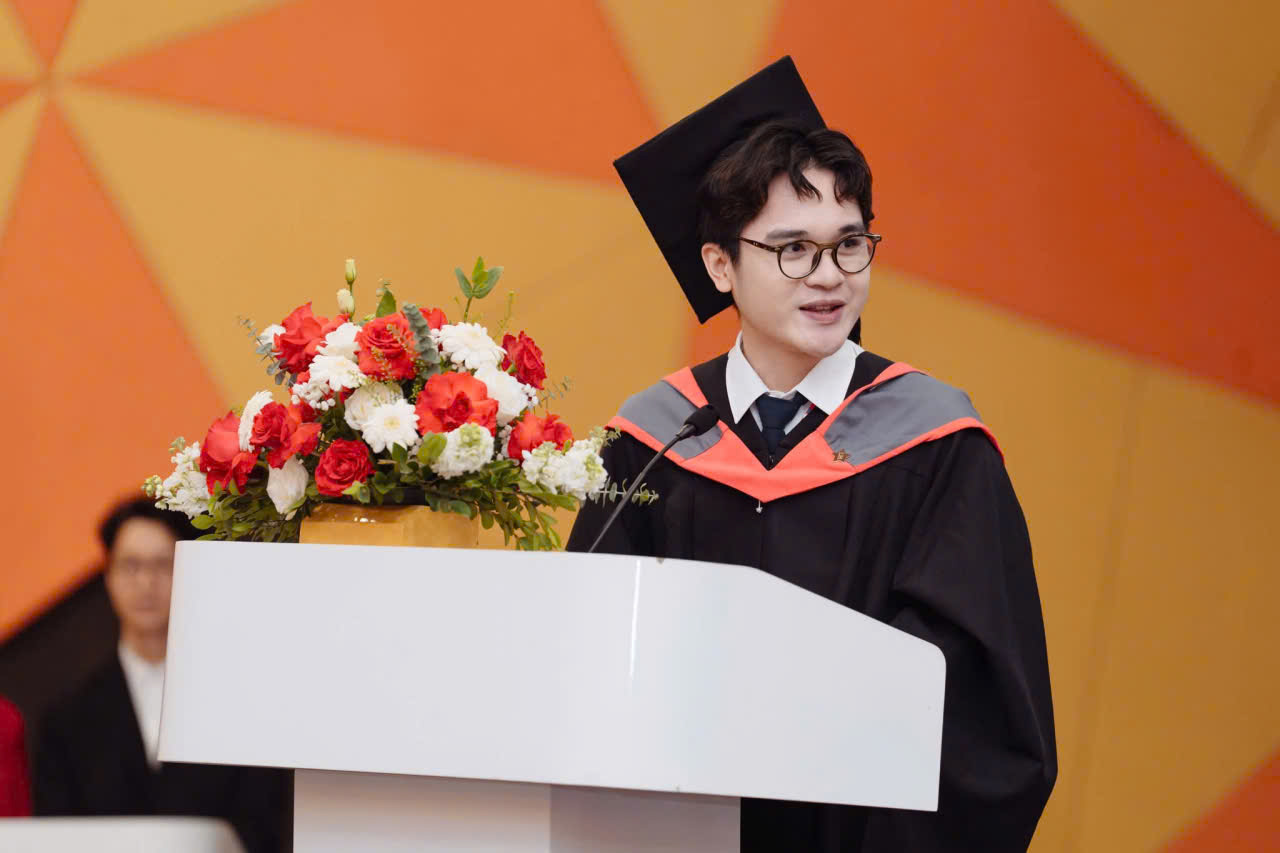 áo tốt nghiệp thạc sĩ