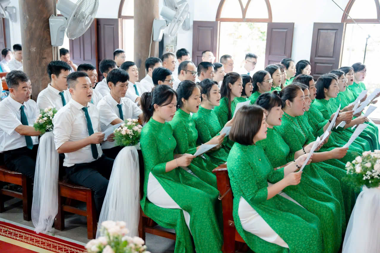 may áo dài ca đoàn