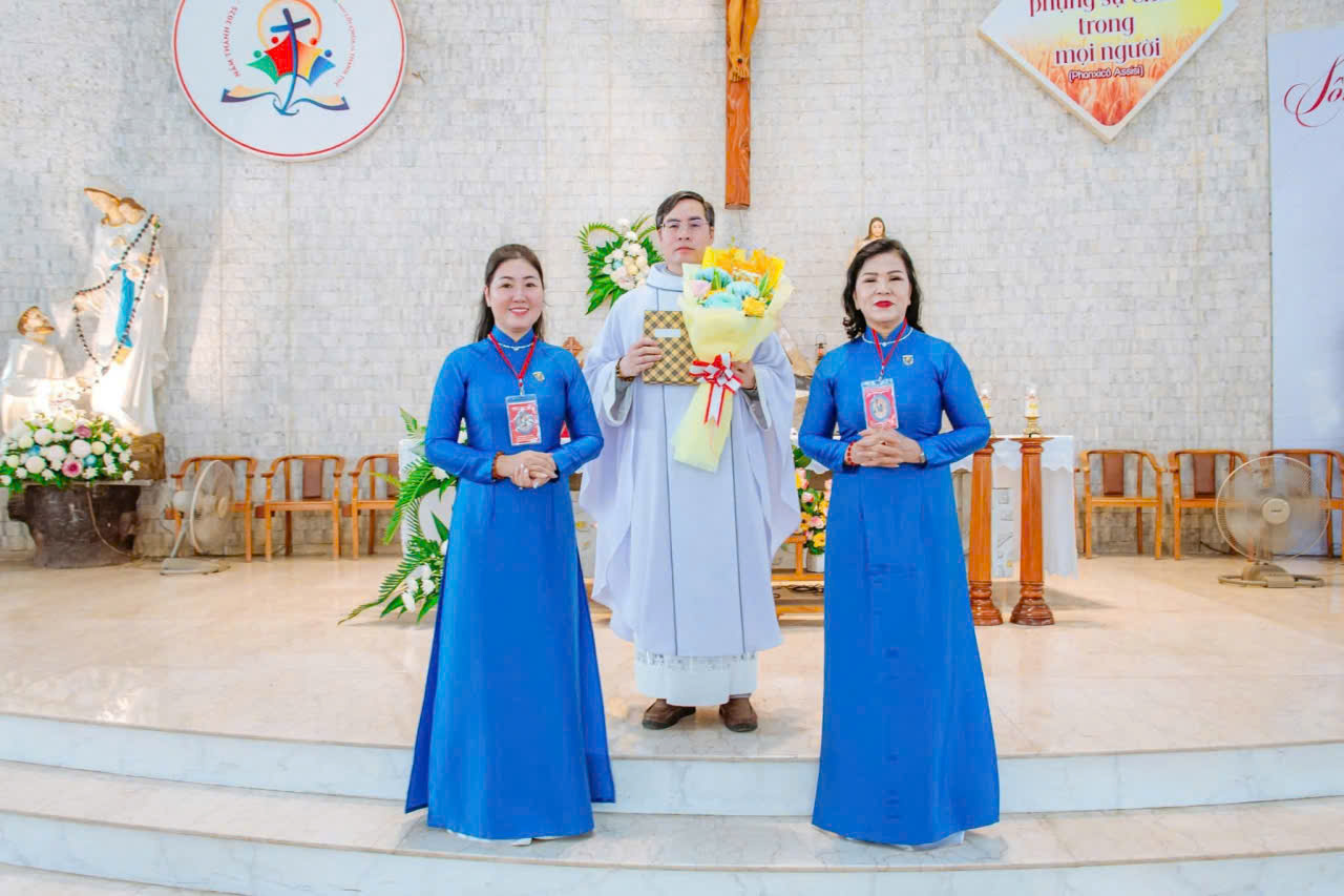 địa chỉ may áo dài ca đoàn