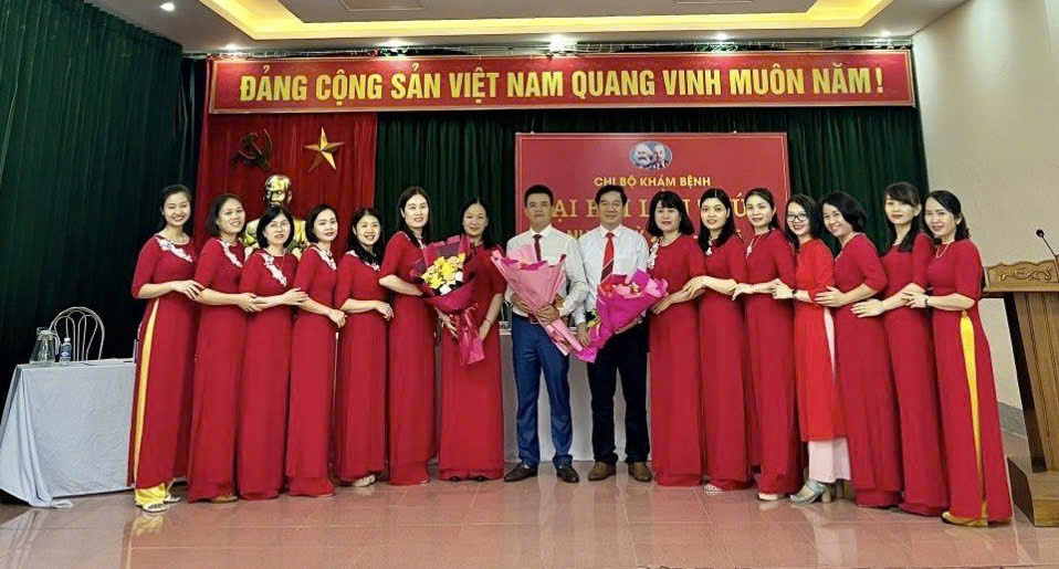 Áo dài đồng phục công sở