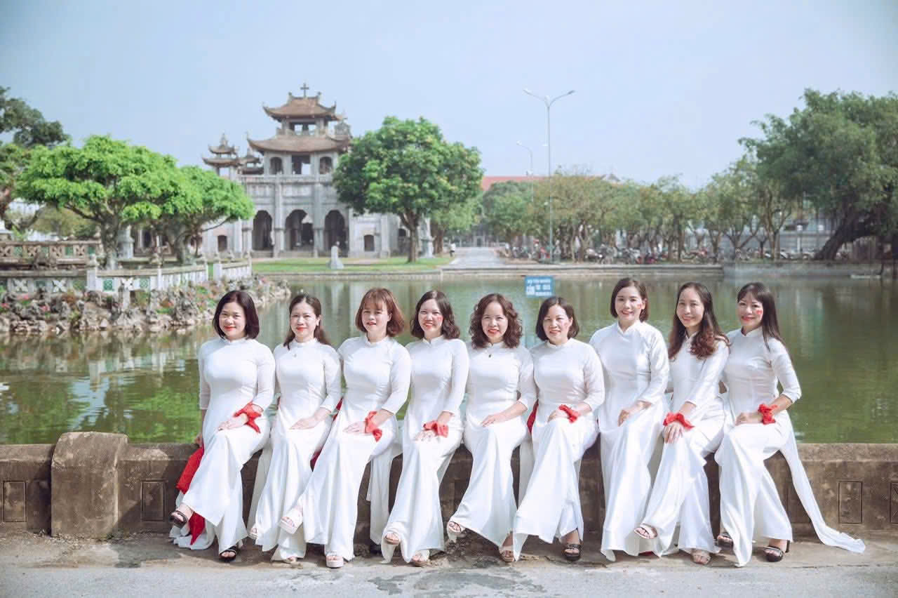 áo dài đồng phục họp lớp