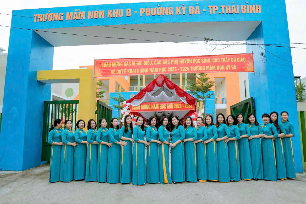 áo dài đồng phục giáo viên