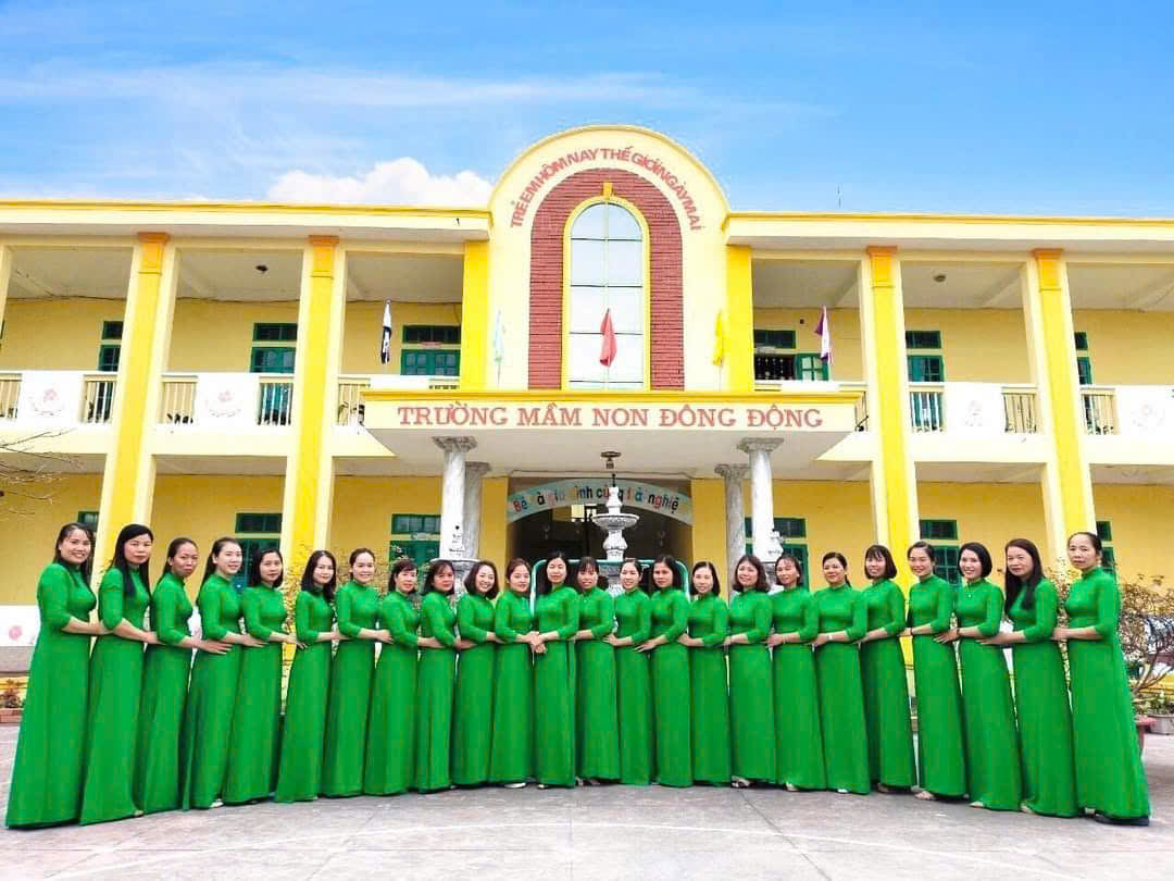 may áo dài đồng phục họp lớp