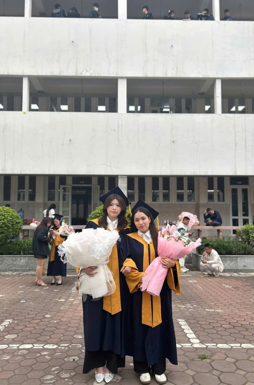 Thuê áo cử nhân HUCE