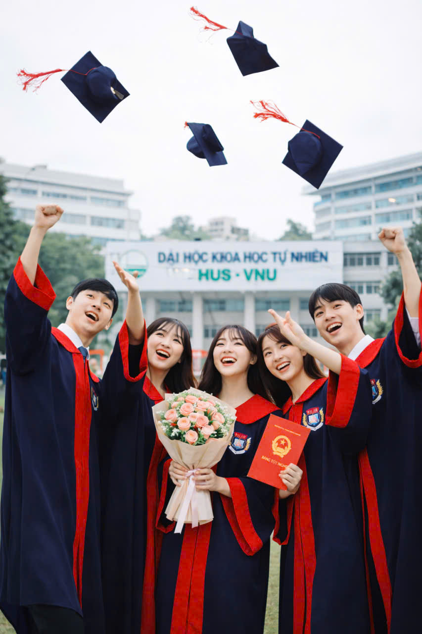 Thuê áo cử nhân Đại học Khoa học tự nhiên