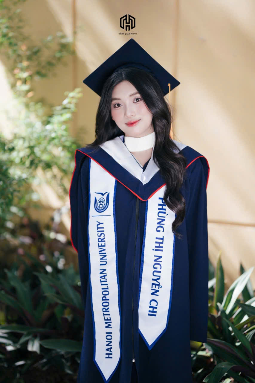 thuê áo cử nhân giá tốt
