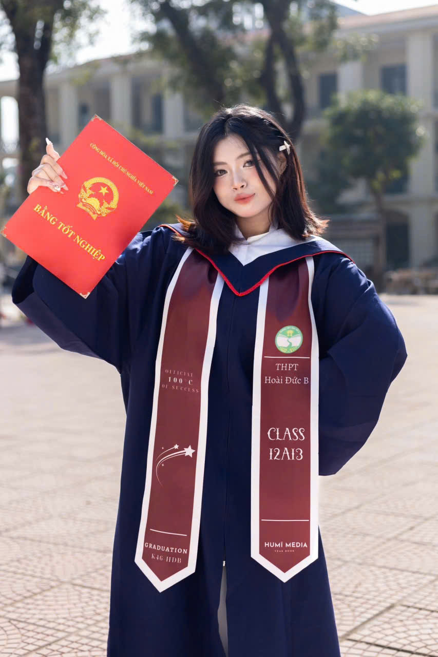 thuê áo cử nhân kiểu Hàn Quốc